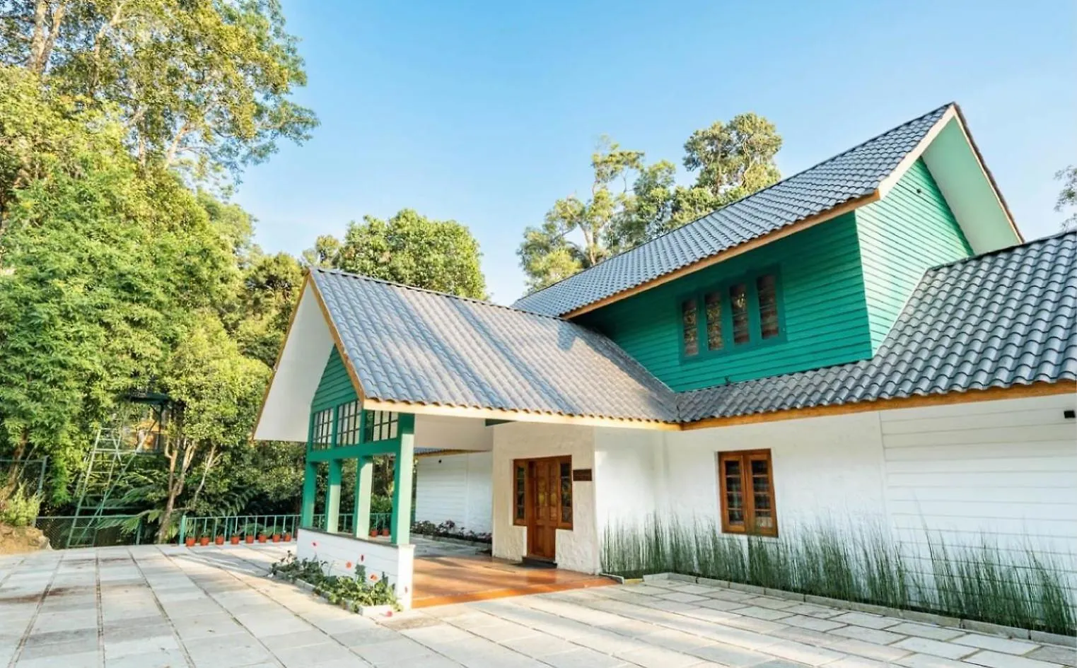 Villa Alanickal Estate Munnar